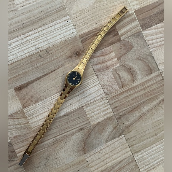 Pierre Vallee Gold Plated Vintage Ladies Watch Black Dial Gold Plated Bracelet main image 8